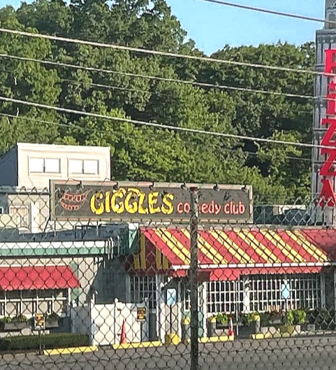 Giggles Comedy Club