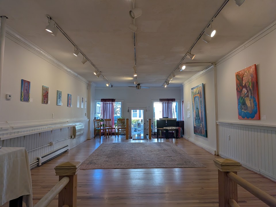 CHALK Gallery. Art & object