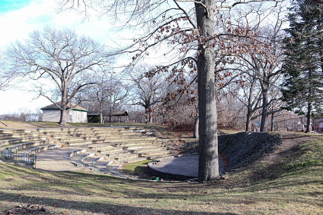 Ruth Gordon Amphitheater