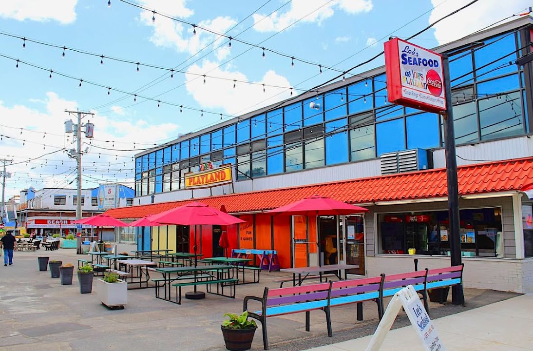 Lee's Seafood at Joe's Playland