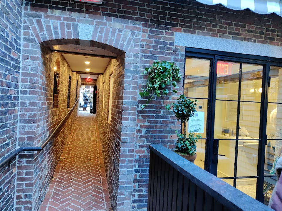 Beacon Hill Books & Cafe