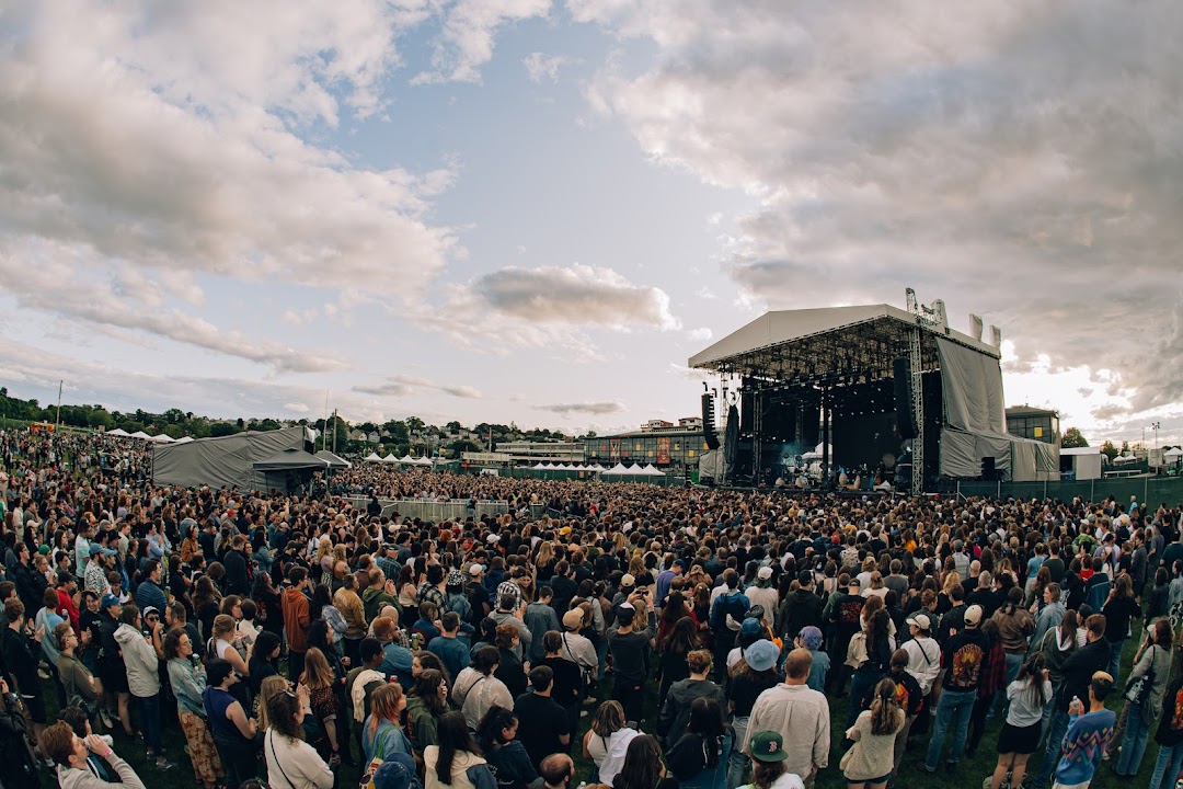 The Stage @ Suffolk Downs