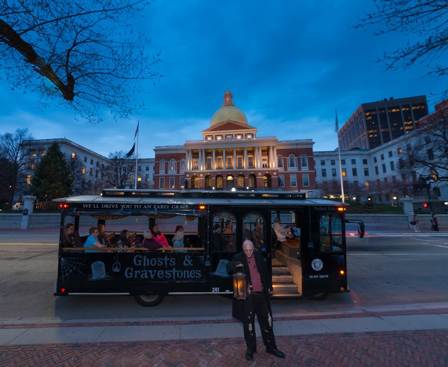 Ghosts & Gravestones Tour Boston