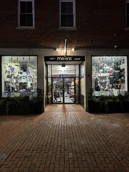 Moons Gift Shop